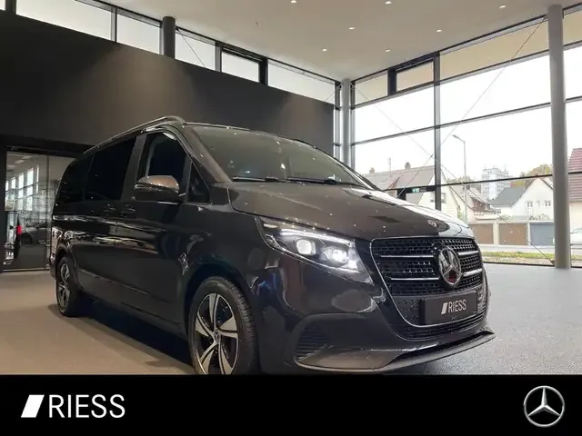 Mercedes-Benz V 220