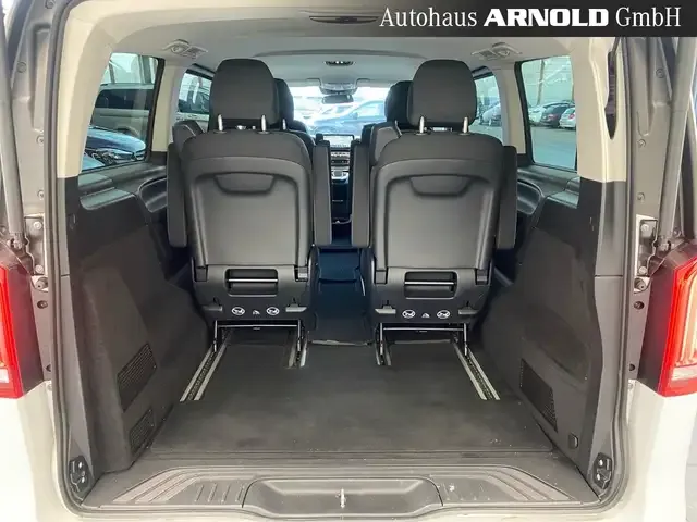 Mercedes-Benz V 220