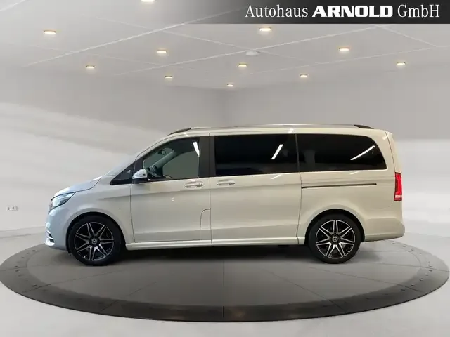 Mercedes-Benz V 220