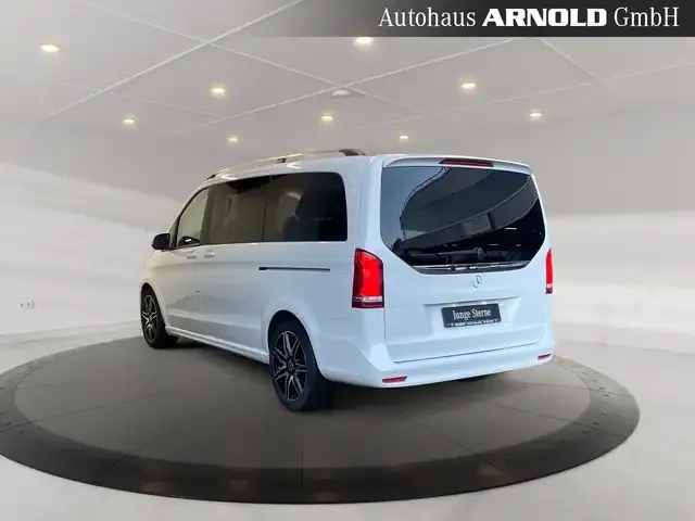 Mercedes-Benz V 220