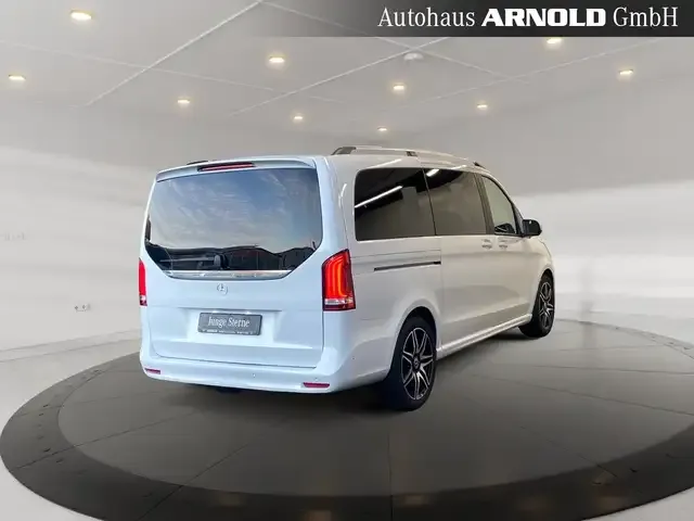 Mercedes-Benz V 220