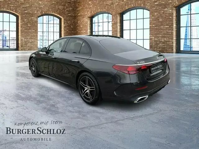 Mercedes-Benz E 200