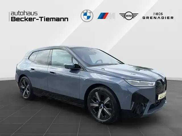 BMW iX