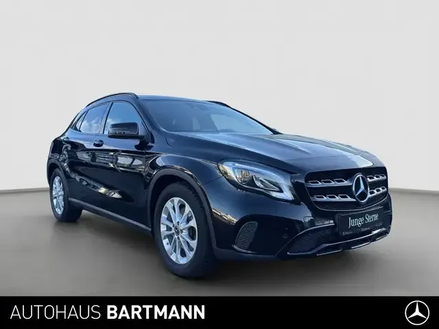 Mercedes-Benz GLA 220