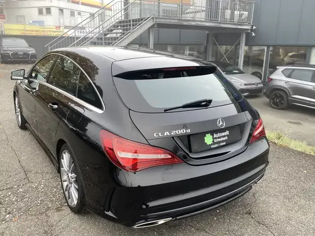 Mercedes-Benz CLA 200