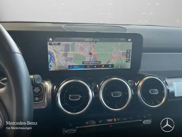 Mercedes-Benz GLB 180