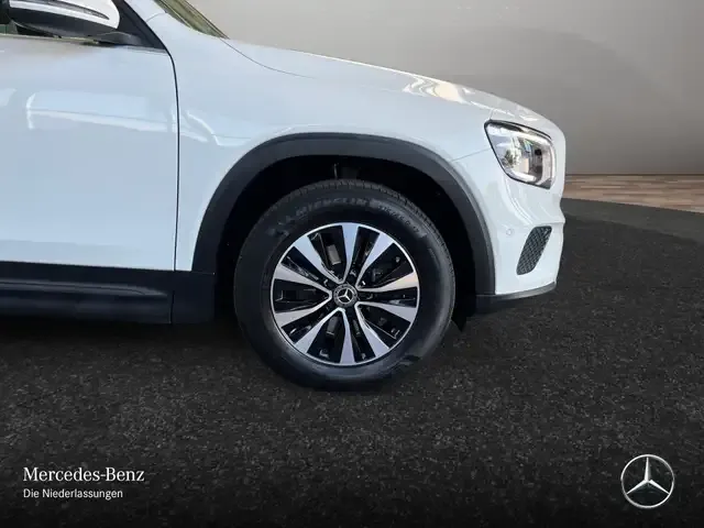 Mercedes-Benz GLB 180