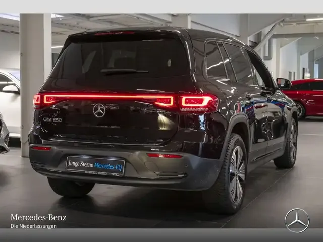 Mercedes-Benz EQB 250