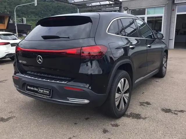 Mercedes-Benz EQA 250