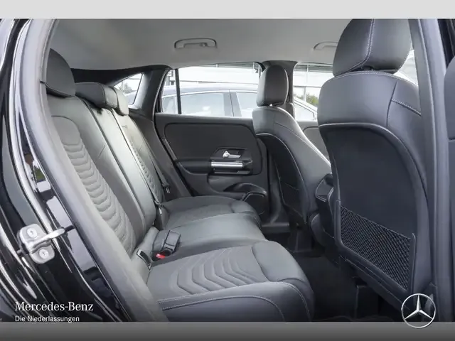 Mercedes-Benz GLA 180