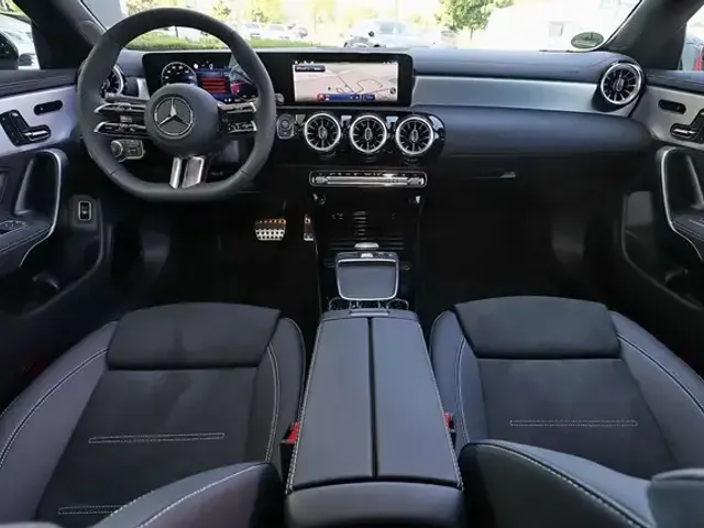 Mercedes-Benz CLA 200