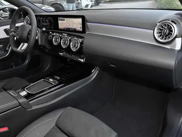 Mercedes-Benz CLA 200