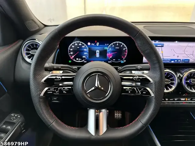 Mercedes-Benz GLB 200