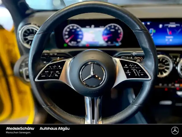 Mercedes-Benz A 220