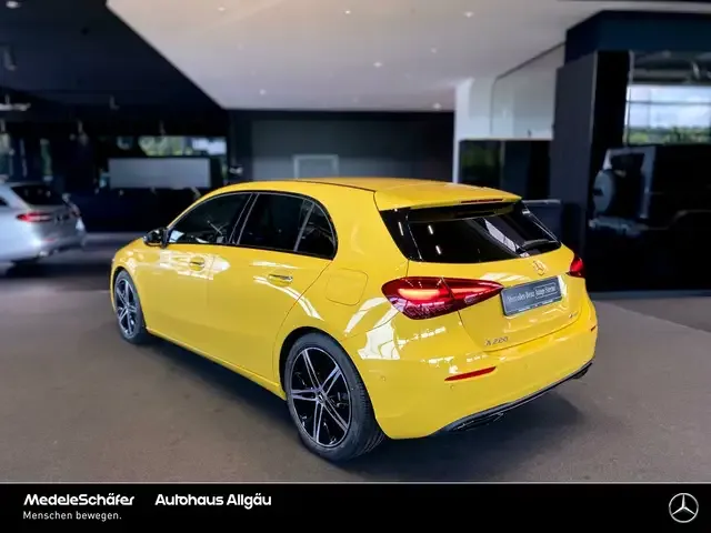 Mercedes-Benz A 220