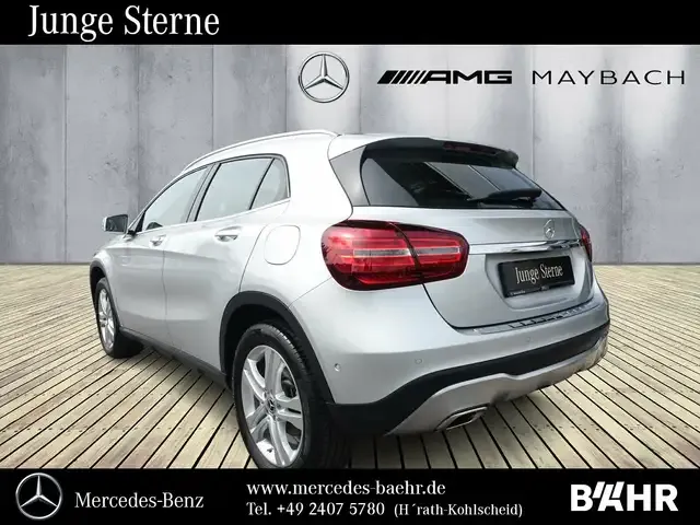 Mercedes-Benz GLA 180