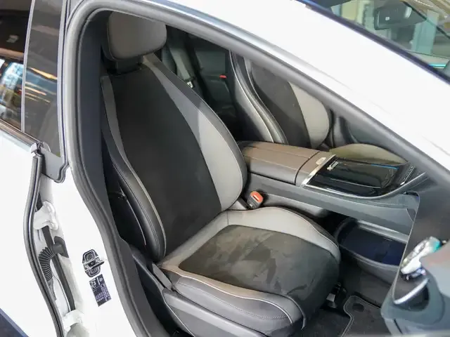 Mercedes-Benz EQE 350