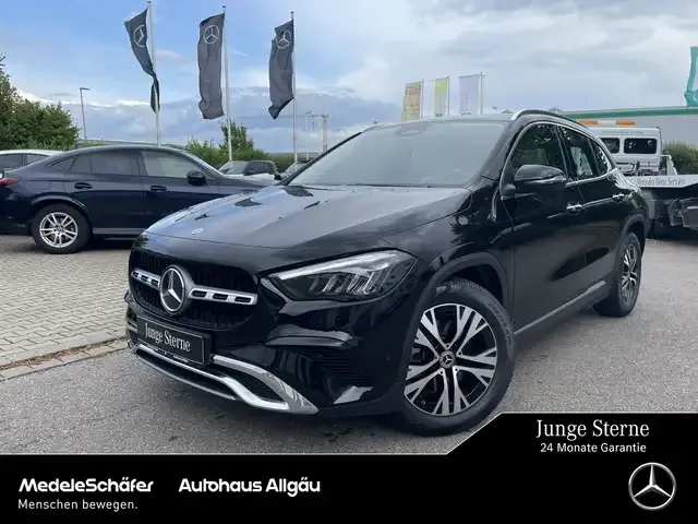 Mercedes-Benz GLA 220
