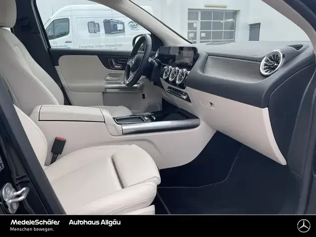Mercedes-Benz GLA 220
