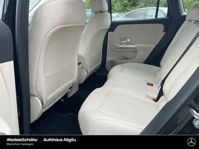Mercedes-Benz GLA 220