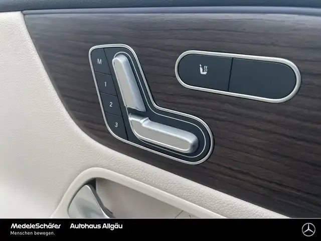 Mercedes-Benz GLA 220