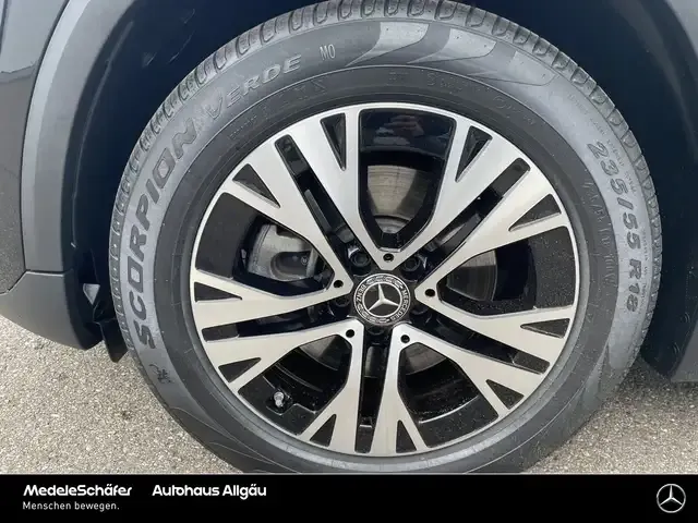 Mercedes-Benz GLA 220