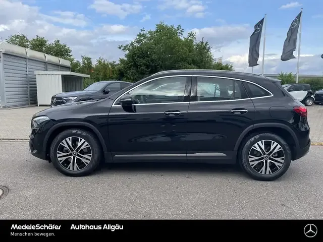 Mercedes-Benz GLA 220