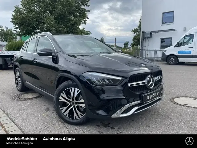 Mercedes-Benz GLA 220