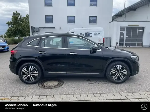 Mercedes-Benz GLA 220
