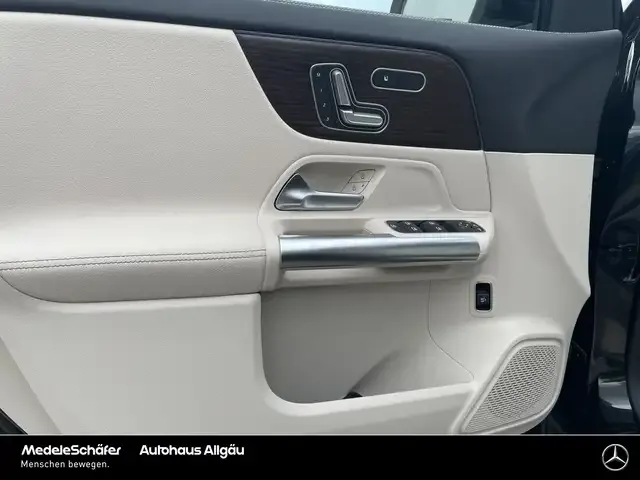 Mercedes-Benz GLA 220