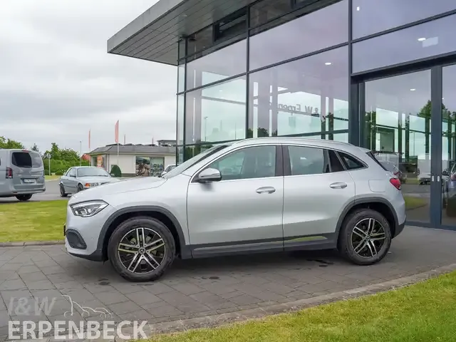Mercedes-Benz GLA 200