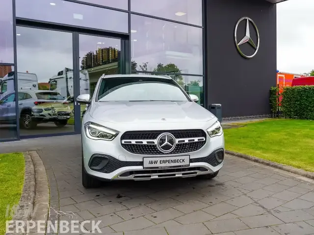 Mercedes-Benz GLA 200