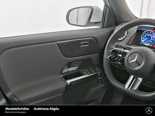 Mercedes-Benz EQB 350