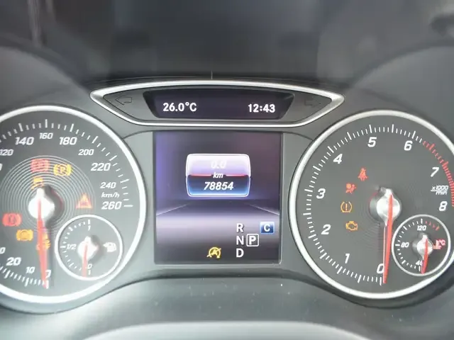Mercedes-Benz B 180