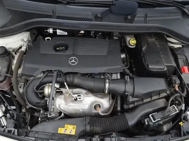 Mercedes-Benz B 180