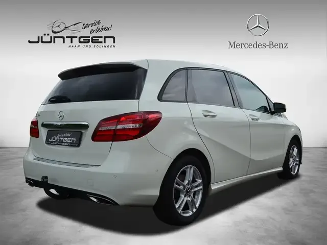 Mercedes-Benz B 180