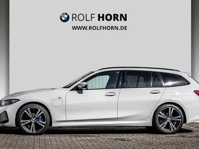 BMW 330