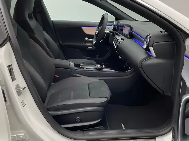 Mercedes-Benz CLA 220