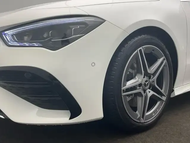 Mercedes-Benz CLA 220