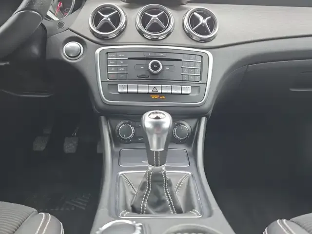 Mercedes-Benz GLA 180