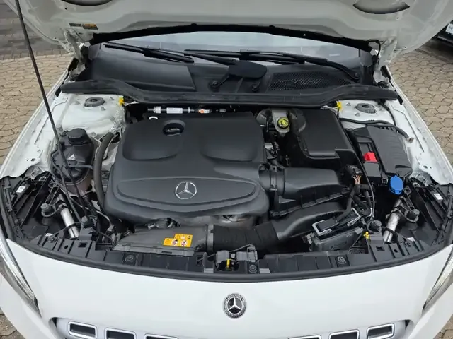 Mercedes-Benz GLA 180