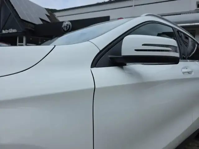 Mercedes-Benz GLA 180