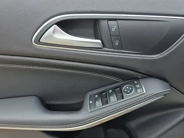 Mercedes-Benz GLA 180