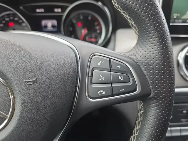 Mercedes-Benz GLA 180
