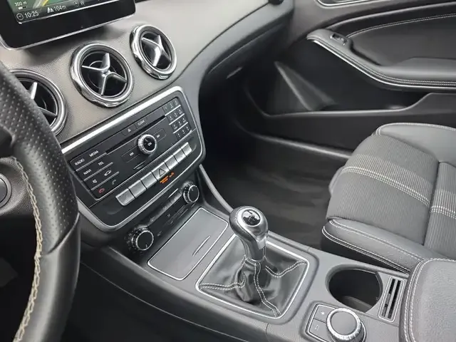 Mercedes-Benz GLA 180