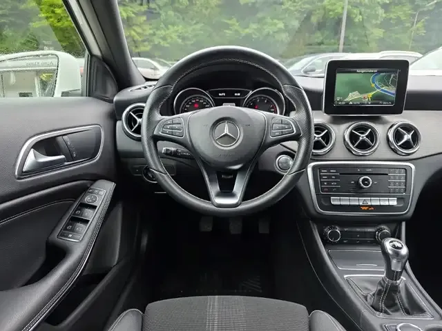 Mercedes-Benz GLA 180