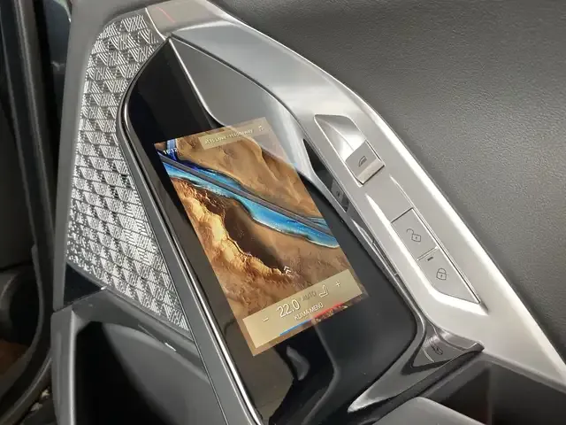 BMW i7