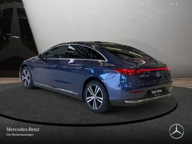 Mercedes-Benz EQE 300