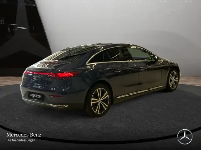 Mercedes-Benz EQE 300