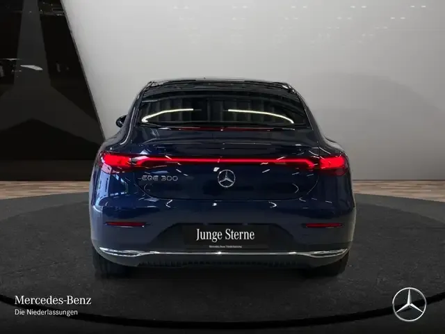 Mercedes-Benz EQE 300